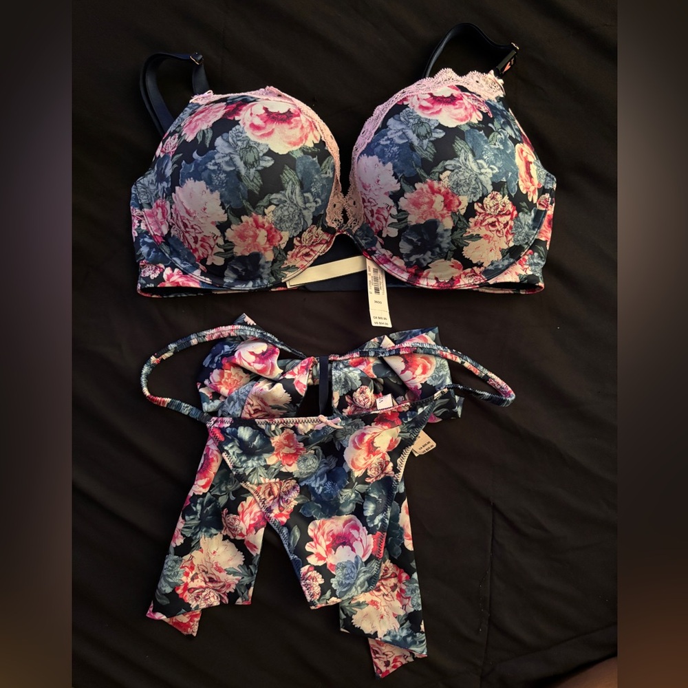Victoria Secret Bra and Thong Set